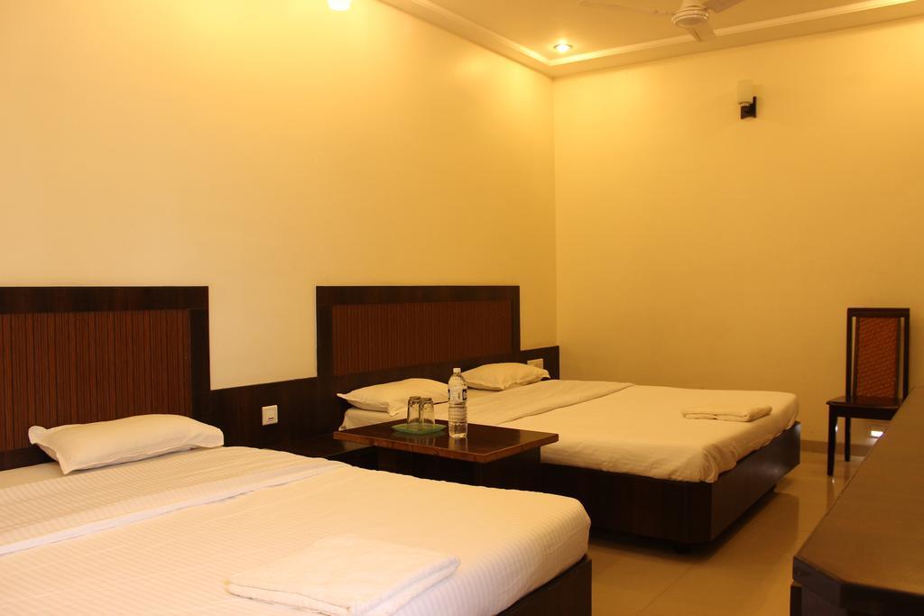 Hotel Sai Ramanand Shirdi Ngoại thất bức ảnh