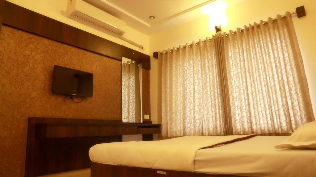 Hotel Sai Ramanand Shirdi Ngoại thất bức ảnh