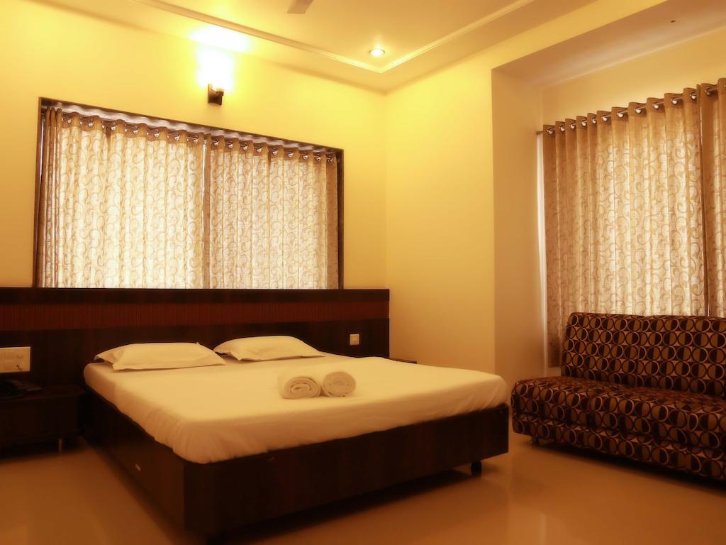 Hotel Sai Ramanand Shirdi Ngoại thất bức ảnh