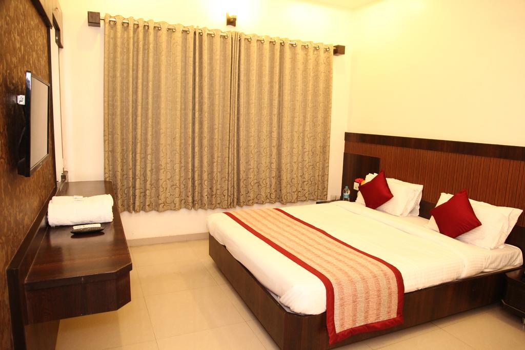 Hotel Sai Ramanand Shirdi Ngoại thất bức ảnh