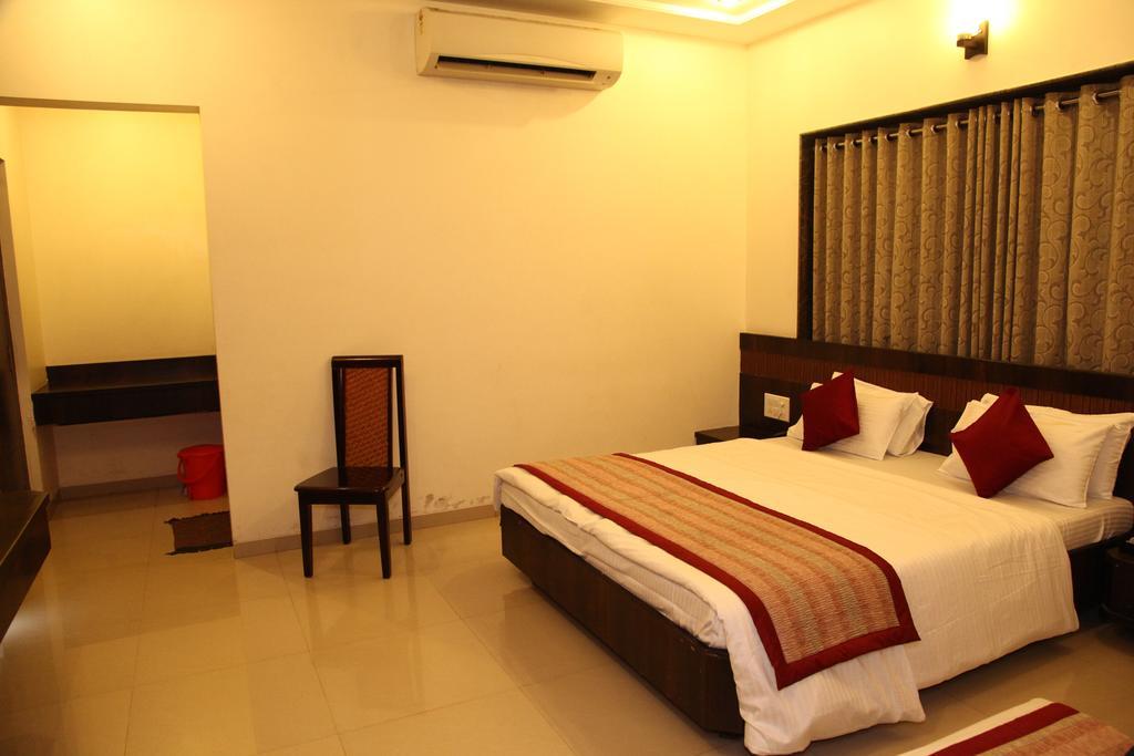 Hotel Sai Ramanand Shirdi Ngoại thất bức ảnh