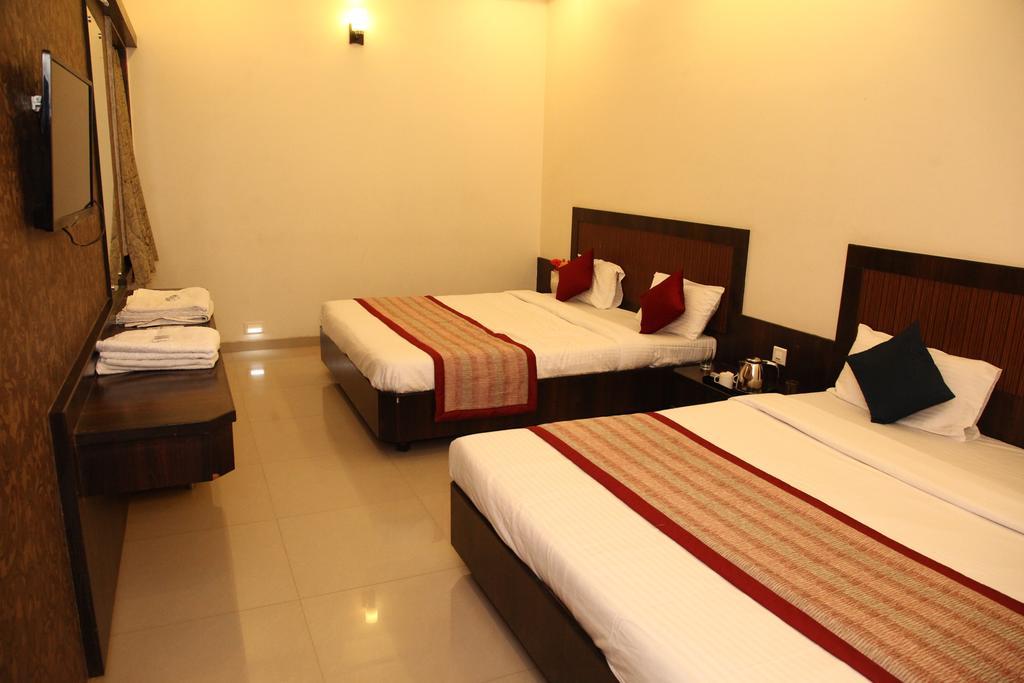 Hotel Sai Ramanand Shirdi Ngoại thất bức ảnh