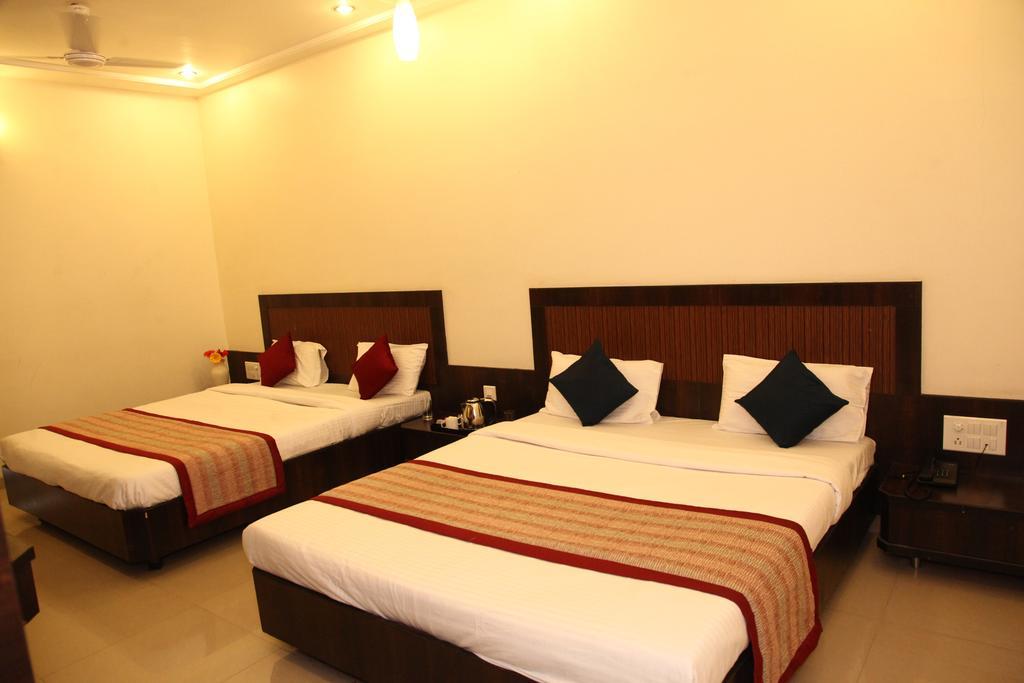 Hotel Sai Ramanand Shirdi Ngoại thất bức ảnh