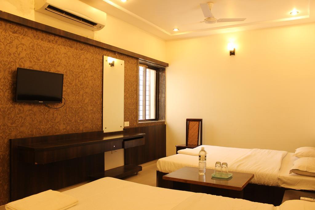 Hotel Sai Ramanand Shirdi Ngoại thất bức ảnh