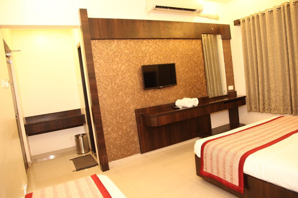 Hotel Sai Ramanand Shirdi Ngoại thất bức ảnh
