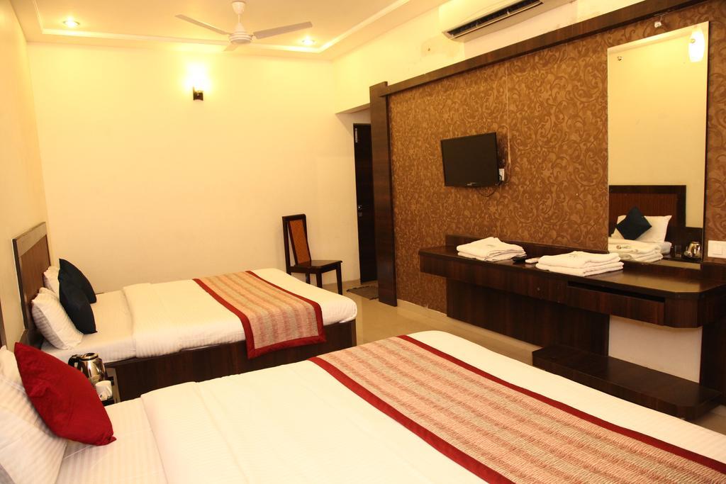 Hotel Sai Ramanand Shirdi Ngoại thất bức ảnh