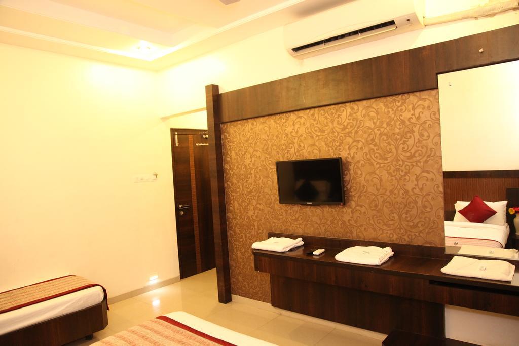 Hotel Sai Ramanand Shirdi Ngoại thất bức ảnh