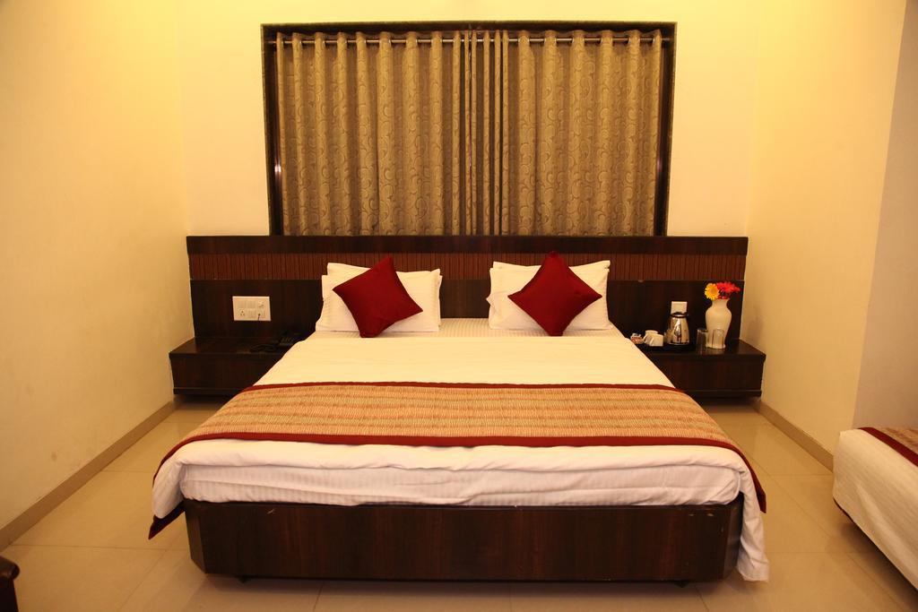 Hotel Sai Ramanand Shirdi Ngoại thất bức ảnh