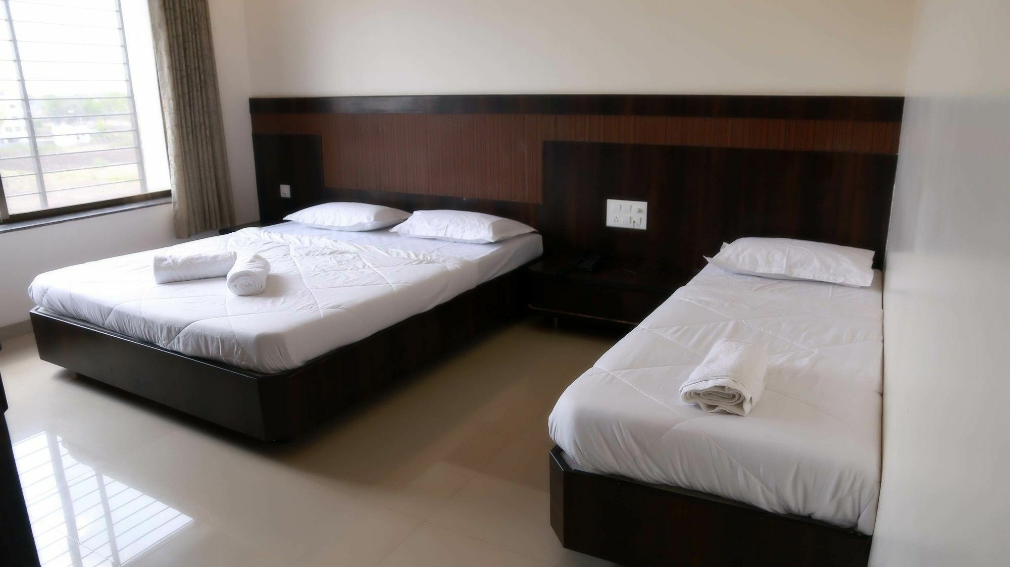 Hotel Sai Ramanand Shirdi Ngoại thất bức ảnh