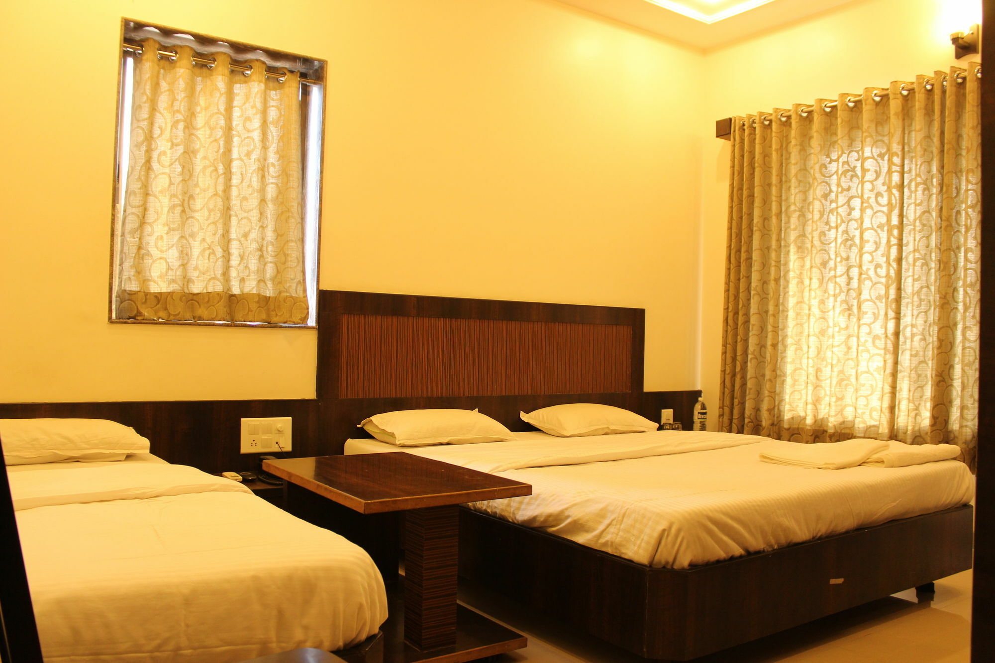 Hotel Sai Ramanand Shirdi Ngoại thất bức ảnh
